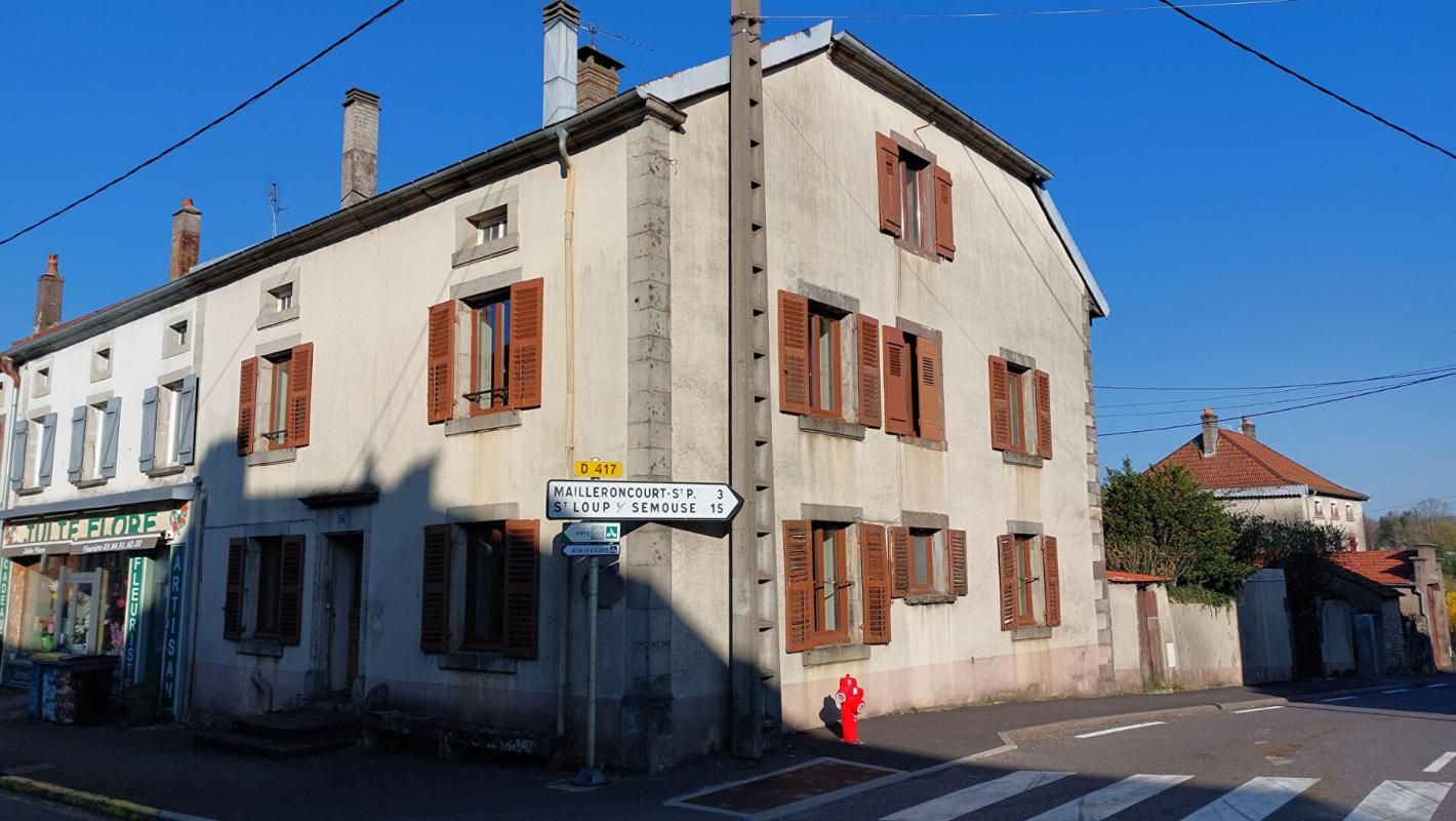 VAUVILLERS Maison Vauvillers 8 pièce(s) 181 m2 jardin 1