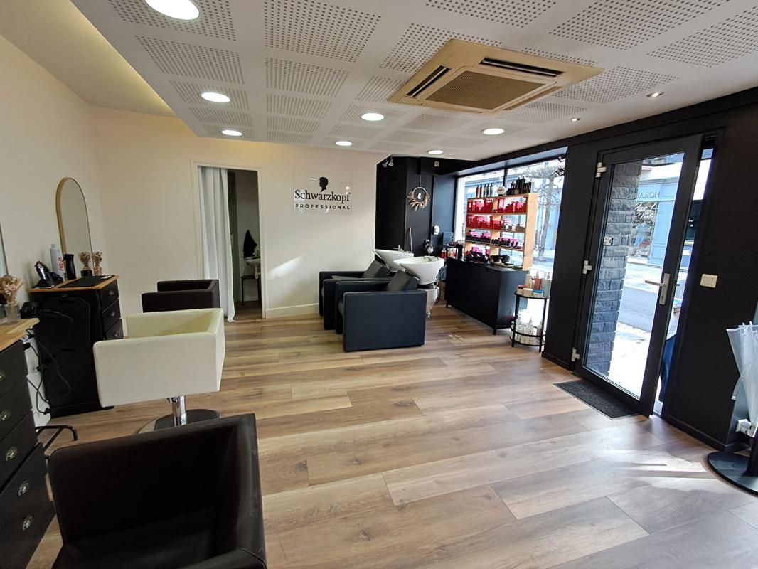 VESOUL Immeuble Vesoul 3 appartements et 1 local commercial à 189 900 euros 2