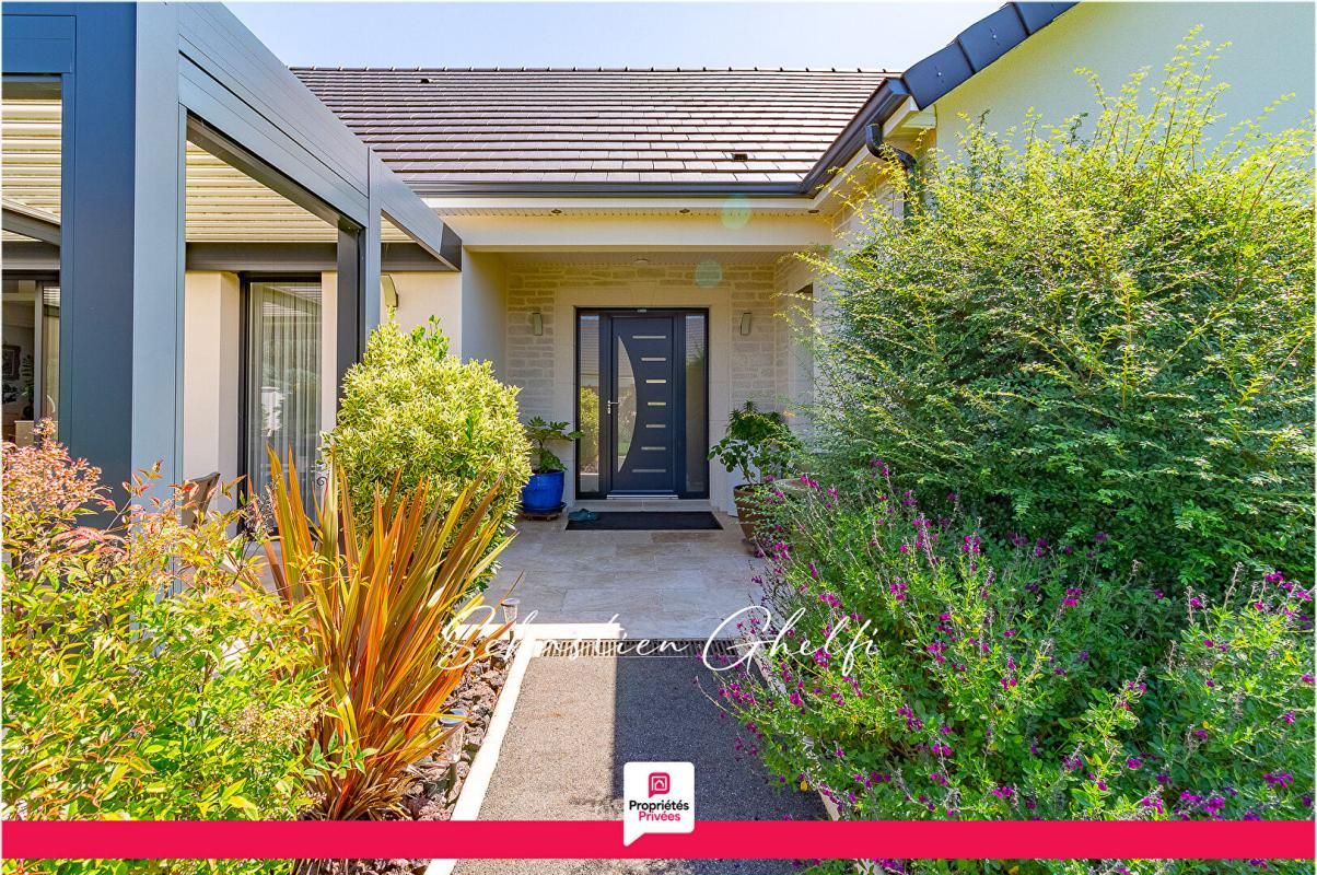 ROMORANTIN-LANTHENAY belle maison de plain-pied avec 4 chambres,2 garages, terrain de pétanque 3