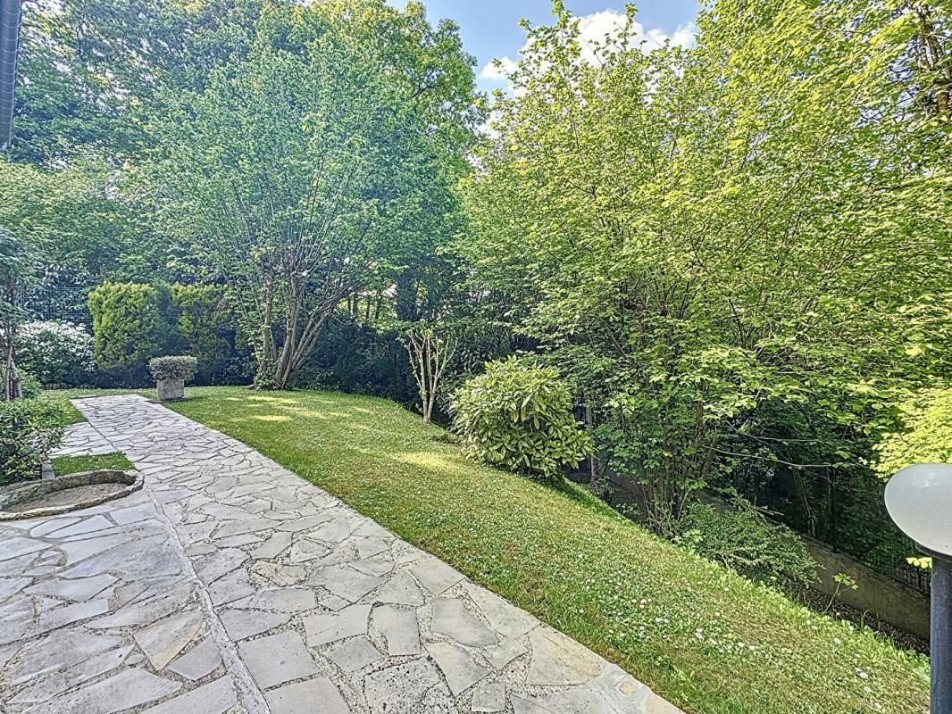 IGNY Vivre au rythme de la forêt , superbe maison familiale sans vis-à-vis 3