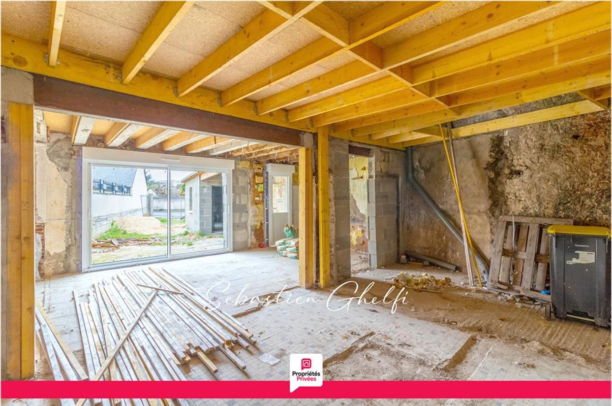 ROMORANTIN-LANTHENAY Maison à rénover, possibilité de 3 chambres-dépendance-places de parking 3