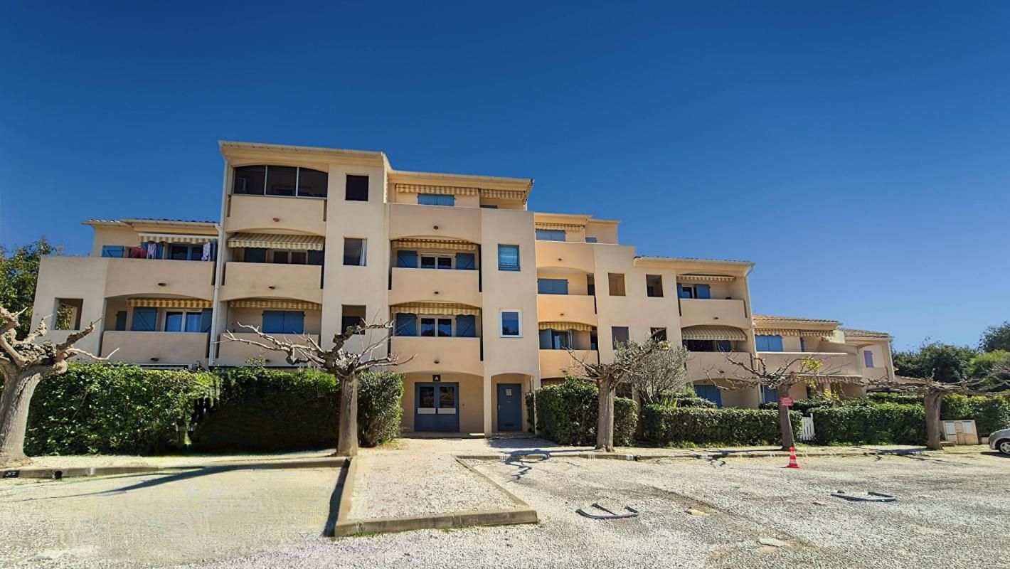 LA LONDE-LES-MAURES Appartement La Londe Les Maures 2 pièce(s) 24.60 m2   165 000 1