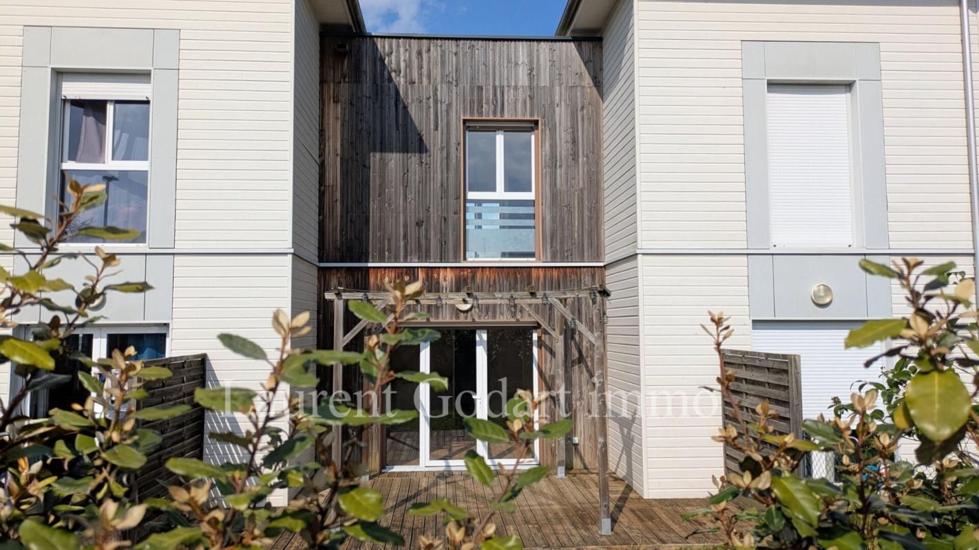 Maison 3 pièces de 63 m2 avec 2 chambres, jardin et 2 parkings