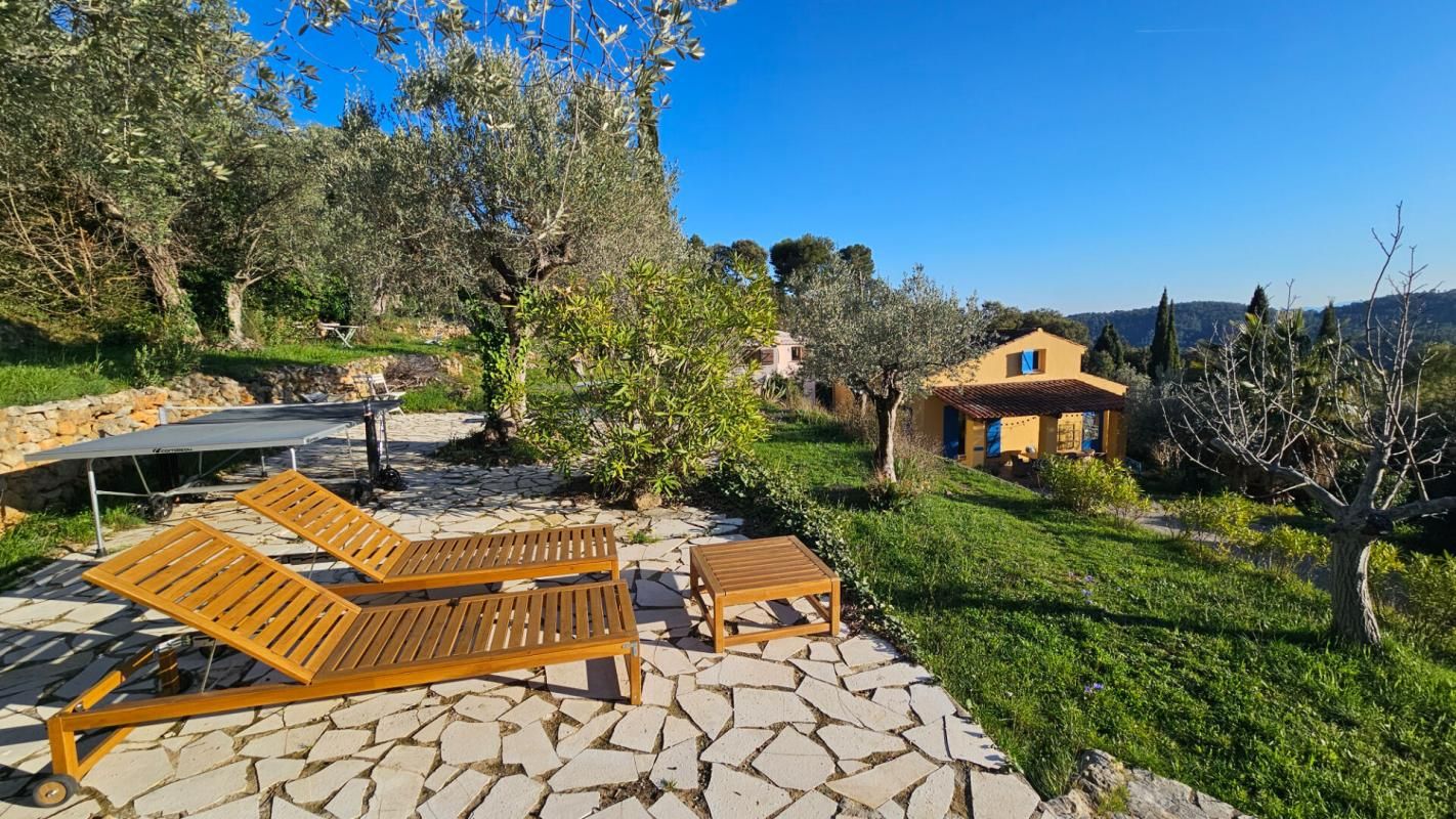 Belle propriété avec villa rénovée et annexe sur 2000 m2 de terrain