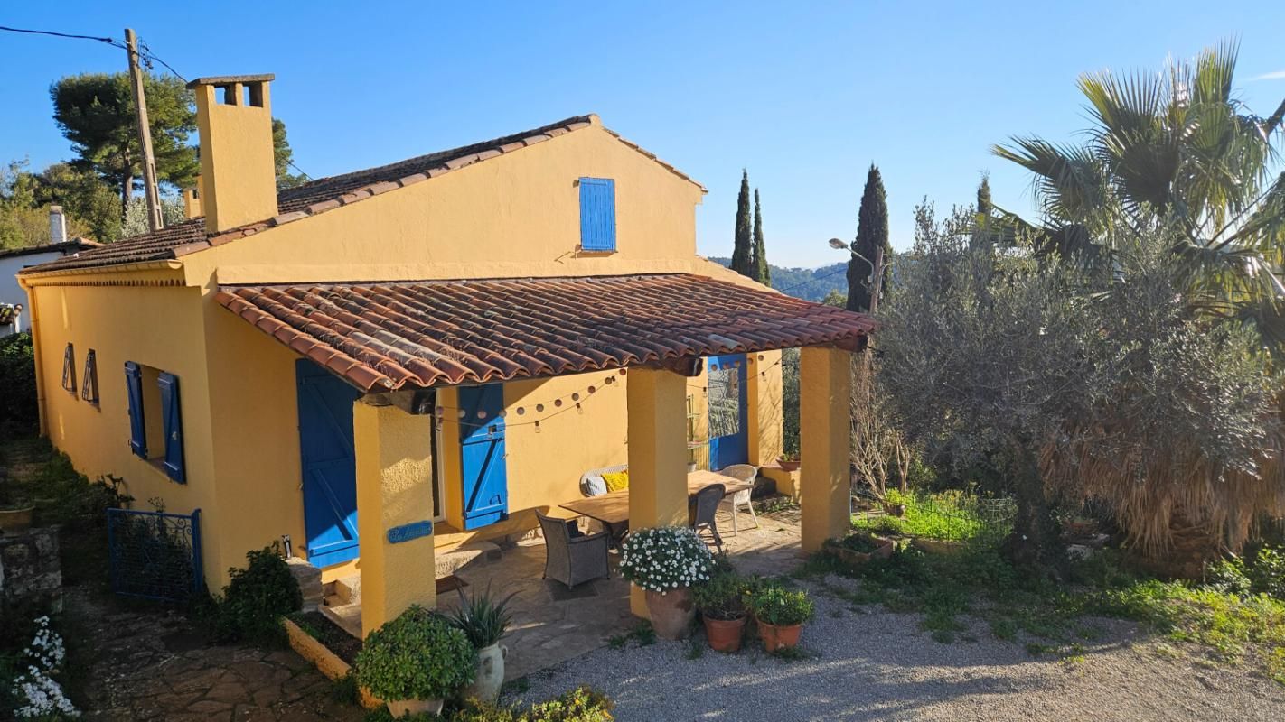 CLAVIERS Belle propriété avec villa rénovée et annexe sur 2000 m2 de terrain 2