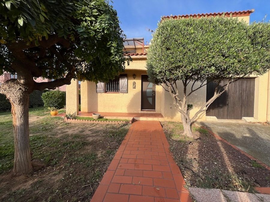 VILLENEUVE-DE-LA-RAHO Charmante maison de 110 m²  en R+1 sur un terrain 3 faces de 430 m² sans vis-à-vis proche du lac 2