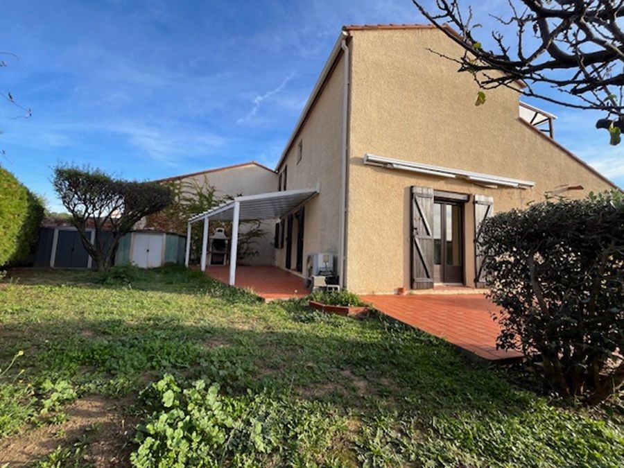 VILLENEUVE-DE-LA-RAHO Charmante maison de 110 m²  en R+1 sur un terrain 3 faces de 430 m² sans vis-à-vis proche du lac 3