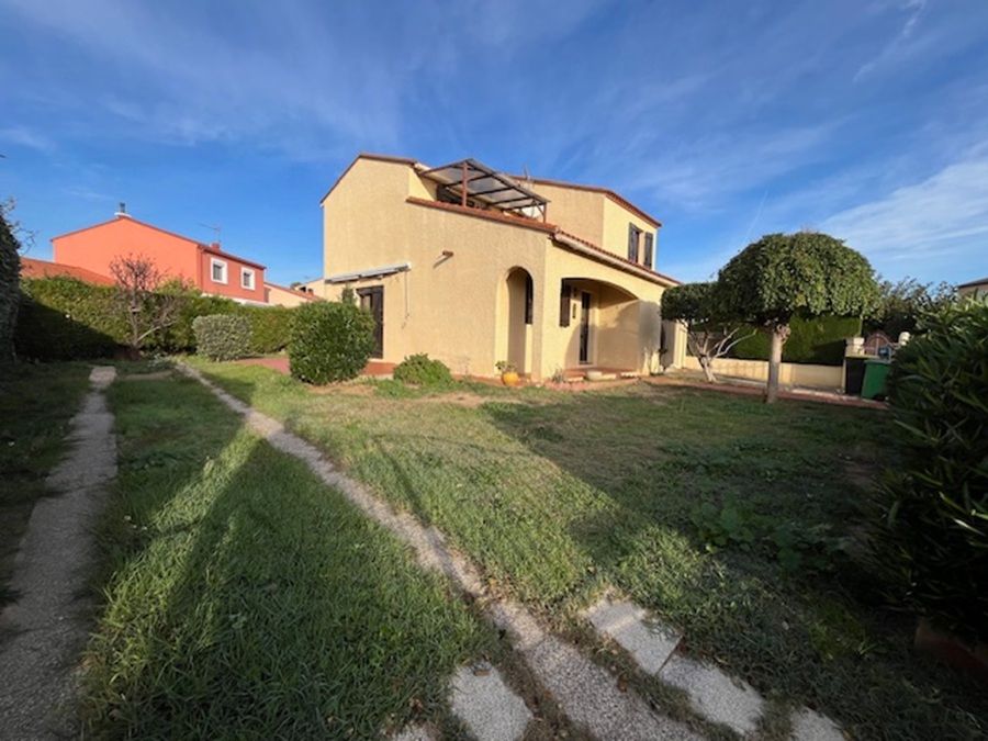 VILLENEUVE-DE-LA-RAHO Charmante maison de 110 m²  en R+1 sur un terrain 3 faces de 430 m² sans vis-à-vis proche du lac 4