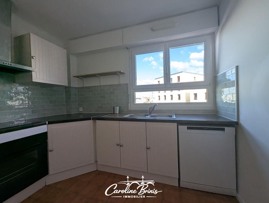 BORDEAUX Appartement traversant et lumineux - Bordeaux St Croix- gare St Jean- Ascenseur - T3 de 72m² 3