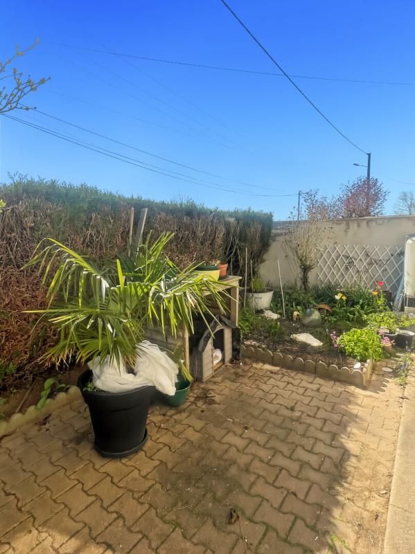 AMBRAULT Charmante maison familiale, 5 chambres,  Terrain clos et arboré de 645 m² 2