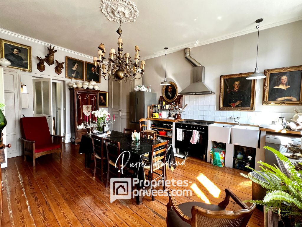 LIBOURNE Appartement Libourne 7 pièces 245.86 m2 et studio indépendant 4