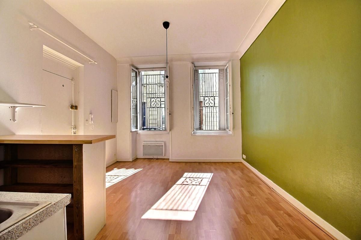 BORDEAUX T2 de 36 M² petite résidence en pierre, calme hyper-centre 1