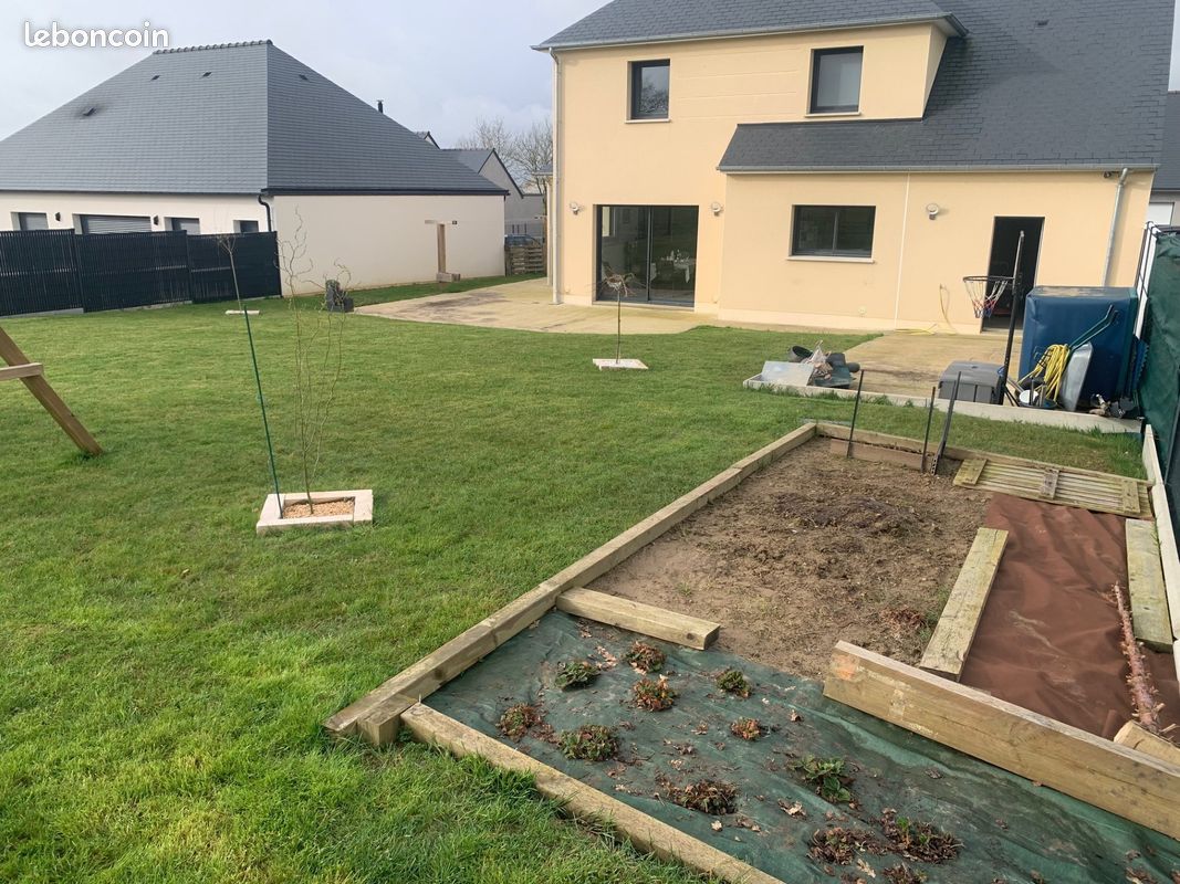 LA BACONNIERE MAISON INDIVIDUEL 292600 DONT 4,5% honoraire inclus à la charge de l'acquéreur soit prix net vendeur 280000. " 2