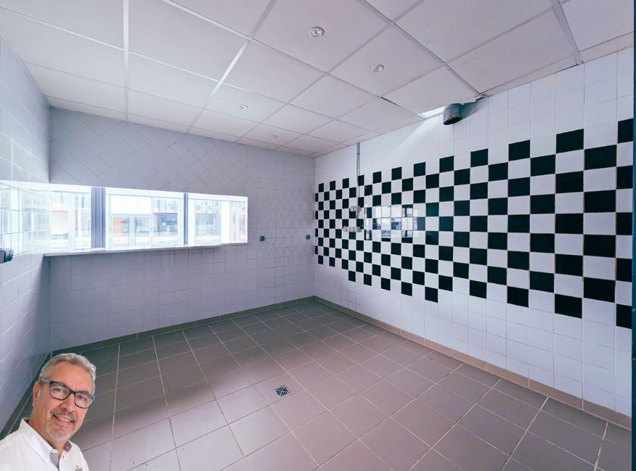 PORT LEUCATE PORT LEUCATE - MURS COMMERCIAUX  149 m2 toutes activités 4