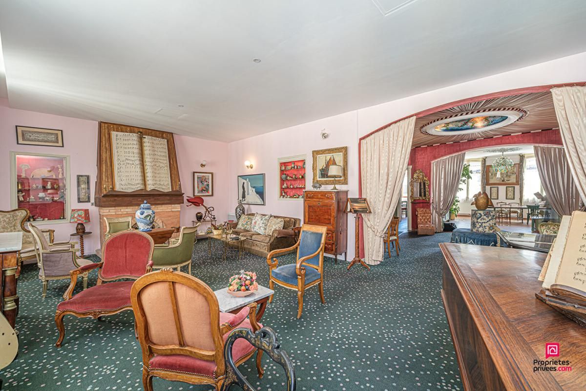 MARSEILLE-1ER-ARRONDISSEMENT Appartement Marseille 4 pièce(s) 226 m2 1