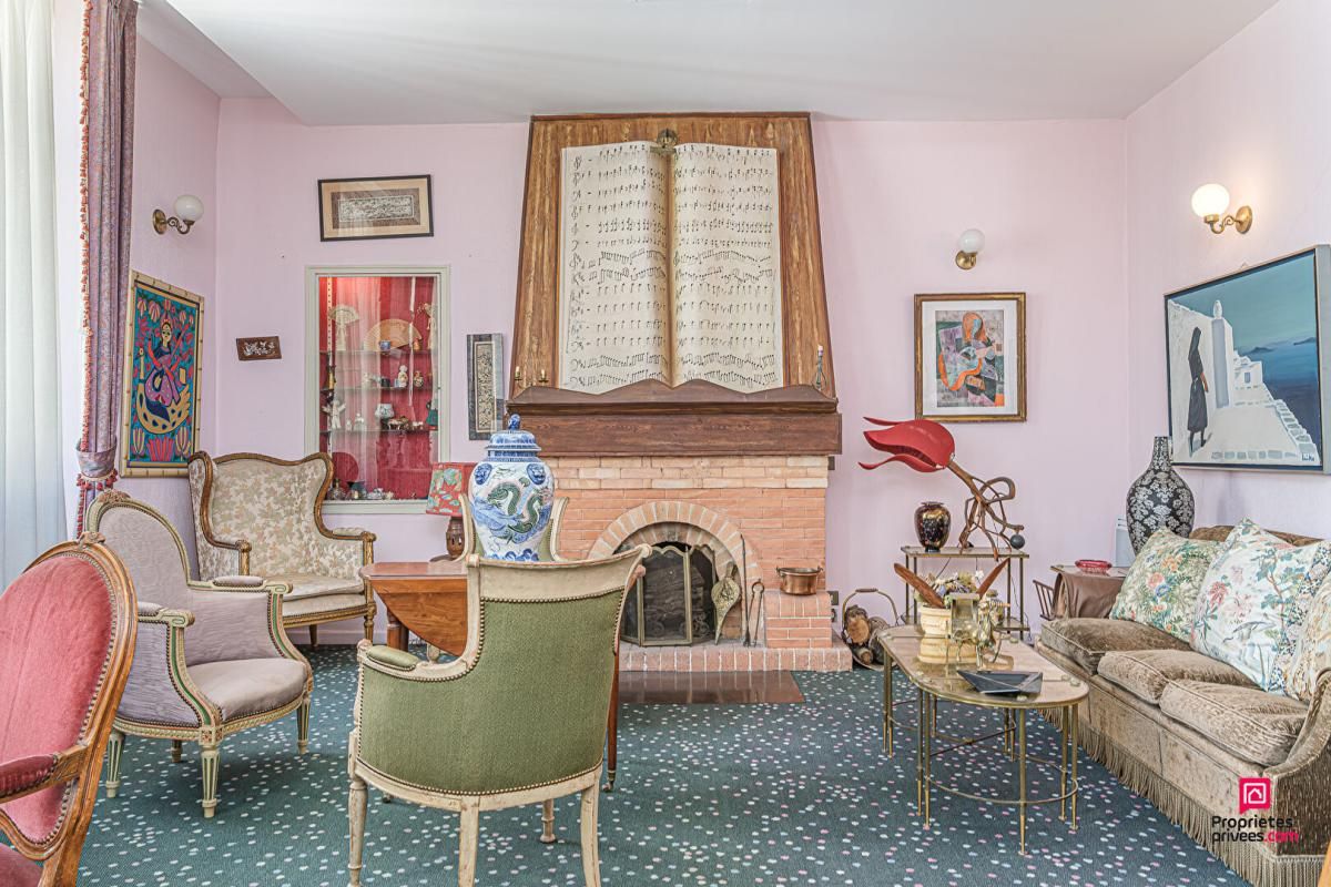 MARSEILLE-1ER-ARRONDISSEMENT Appartement Marseille 4 pièce(s) 226 m2 2