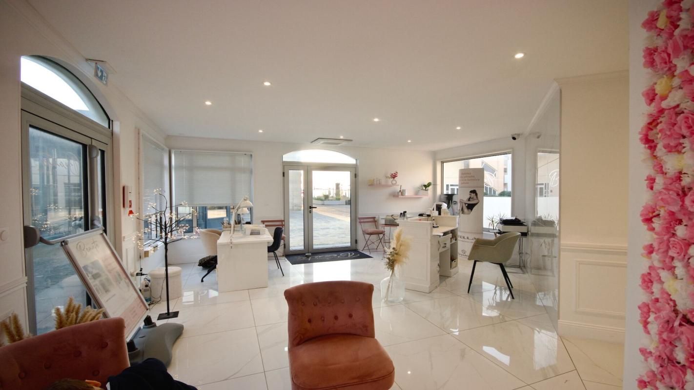 CHATELAILLON-PLAGE Local commercial Chatelaillon Plage 4 pièce(s) 52 m2 2