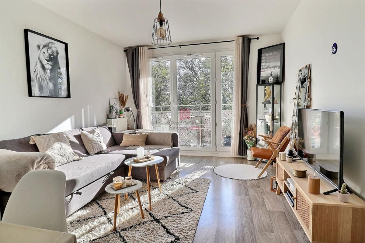 SAINTE-GENEVIEVE-DES-BOIS Appartement  trois pièce(s) 57  m2 2