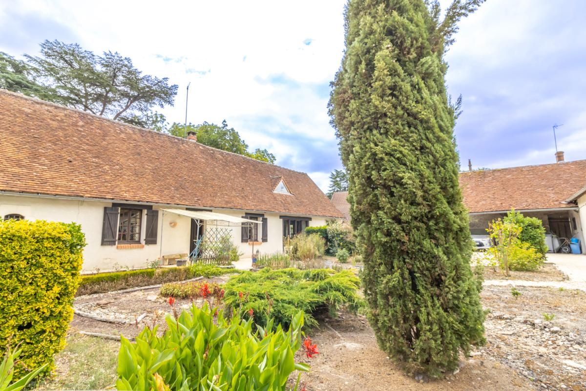 CHABRIS Maison Chabris 10 pièce(s) 232 m2 2