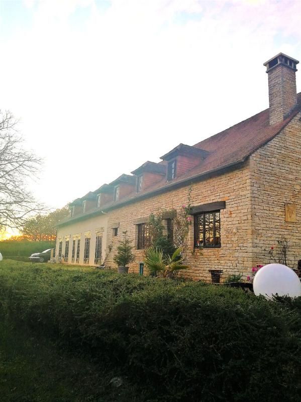 NADAILLAC Ensemble immobilier de caractère en Dordogne 2