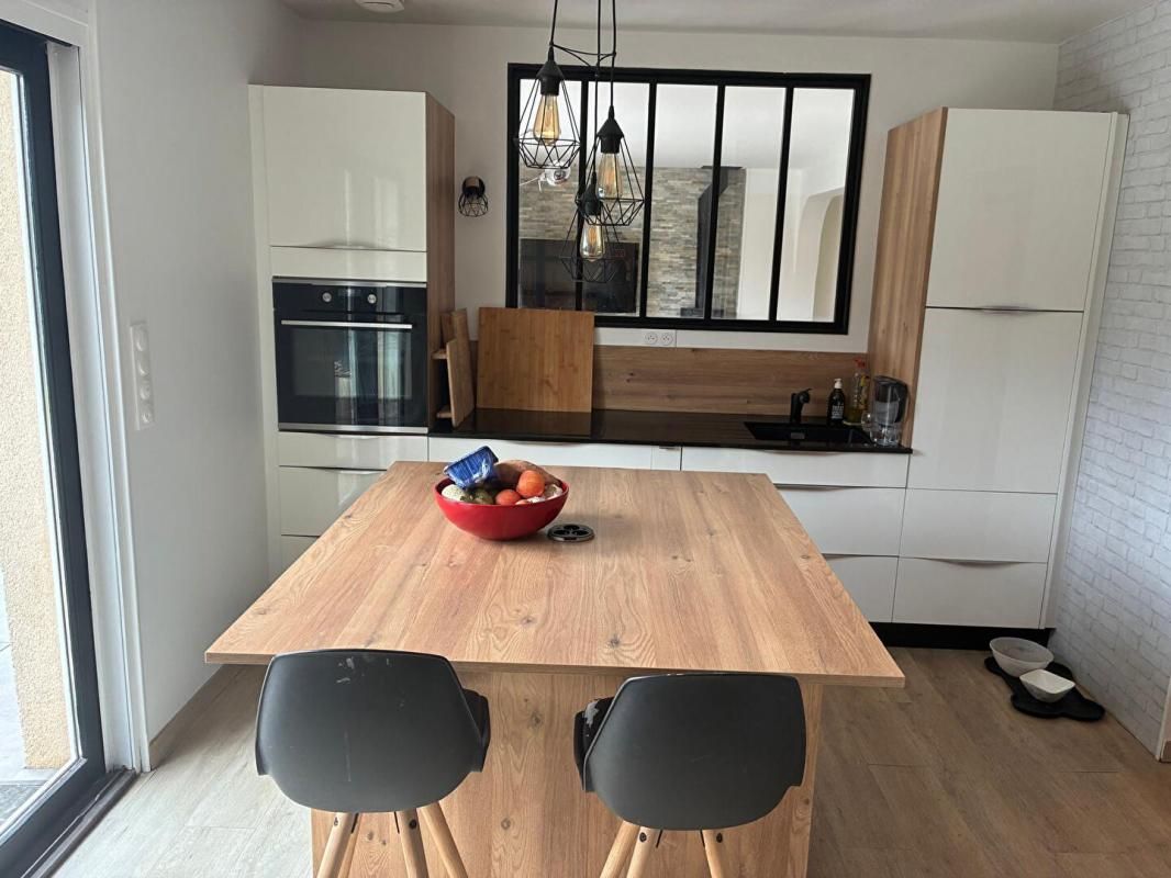 GAUVILLE-LA-CAMPAGNE Charmante Maison Familiale et Individuelle ? 3 niveaux ? 1 étage ? 3 Chambres ? Sous Sol Total ? Terrain 3545 m2 4