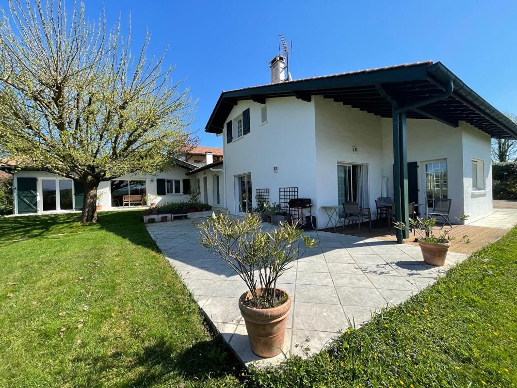 USTARITZ Ustaritz, Propriété familiale avec vue montagnes 3
