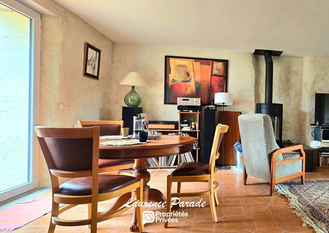 RAUZAN Maison en pierre avec garage et cave 2