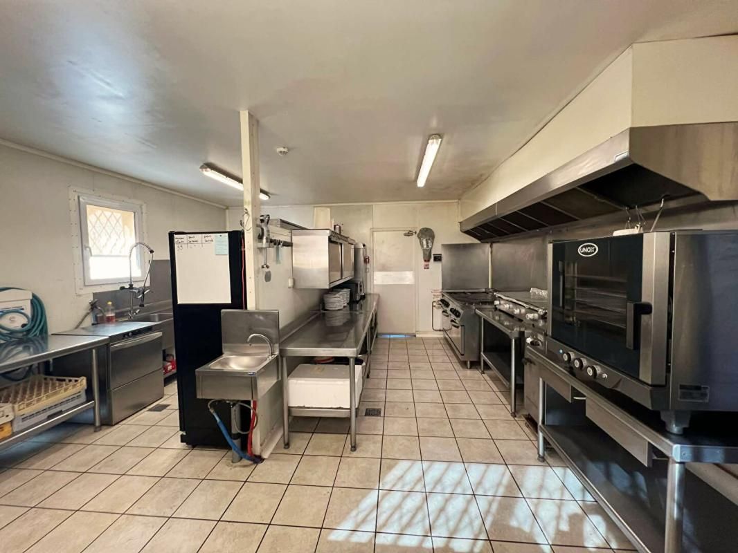 THIVIERS DORDOGNE - BAR TABAC RESTAURANT 80 COUVERTS, TERRASSE ET LOGEMENT 4