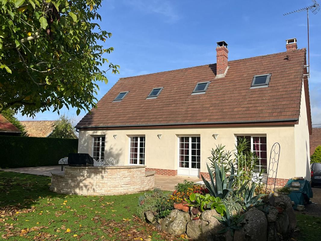 COURCELLES-LES-GISORS Proche de Gisors, maison 5 CHAMBRES sur sous sol total 130M2 3