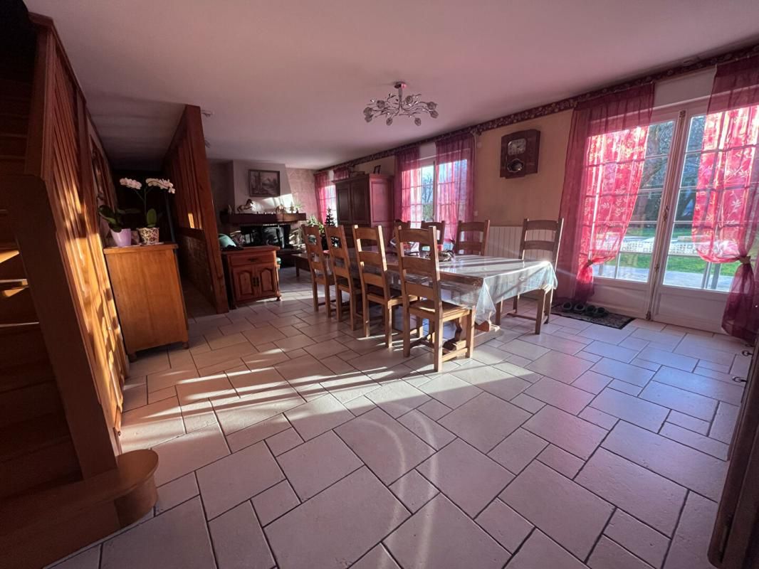 COURCELLES-LES-GISORS Proche de Gisors, maison 5 CHAMBRES sur sous sol total 130M2 4