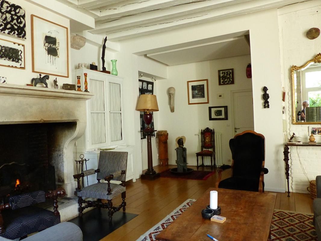 CHATILLON-SUR-LOIRE Maison de ville  10 pièce(s) 300 m2 VENTE À TERME OCCUPÉE 3