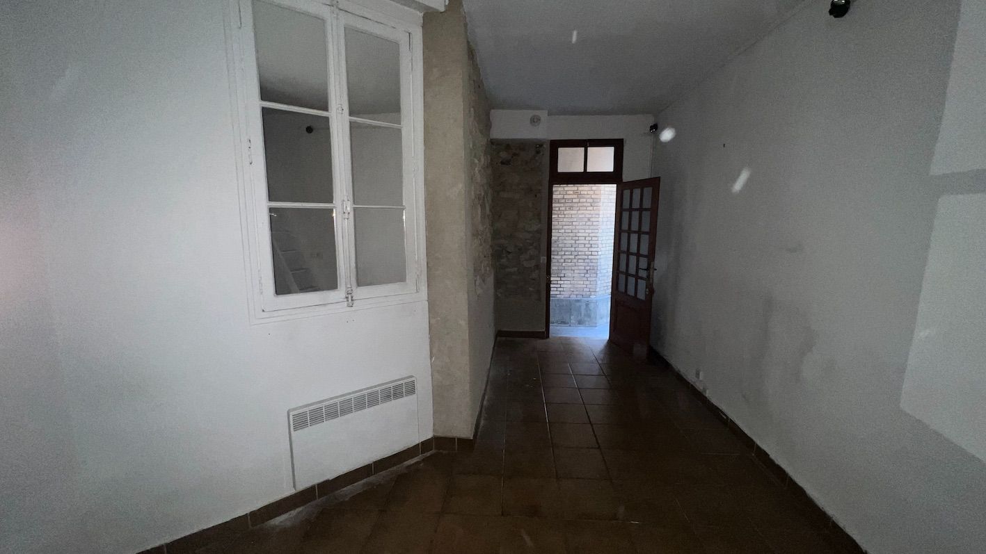 PARIS-15E-ARRONDISSEMENT 75015 PARIS, Rue du Commerce - Local 20 m² sur cour 3