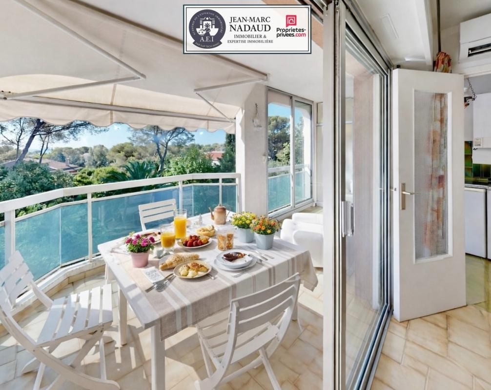 Studio à 600m coeur village, plage à pied, clim, au sein d'une véritable pinède