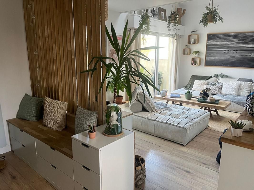 LE POULIGUEN LE POULIGUEN - GRAND T2 EN DUPLEX DE 67m2 PROCHE CENTRE - STATIONNEMENT - CAVE 2