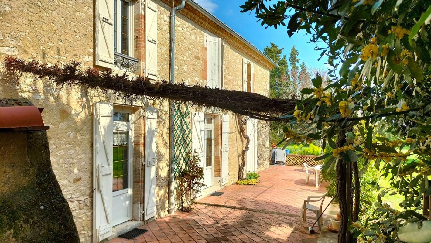 SAINTE-MARIE Maison Sainte Marie 8 pièce(s) 260 m2 3