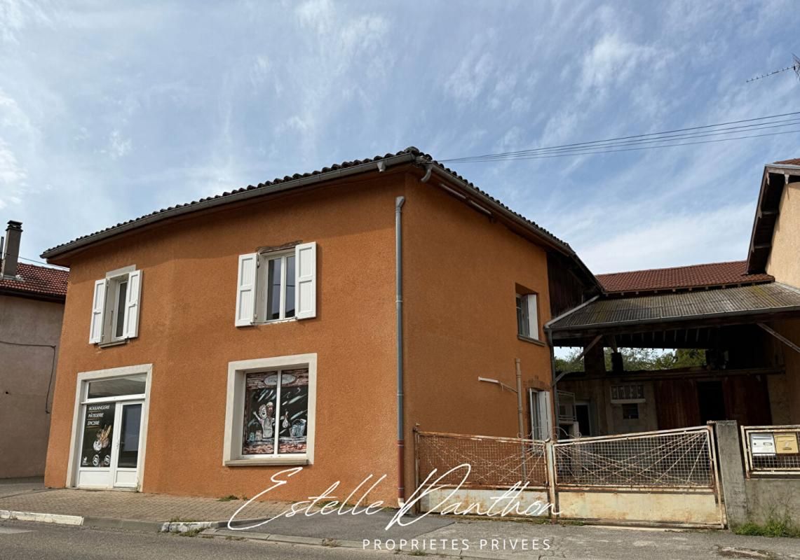 PAJAY Maison avec appartement et grande dépendance aménageable 1