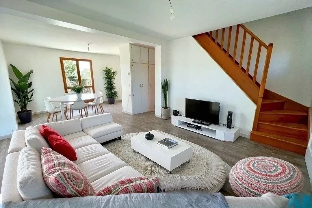 MERU Maison  individuelle sur sous sol Meru 6 pièces 92 m2 3