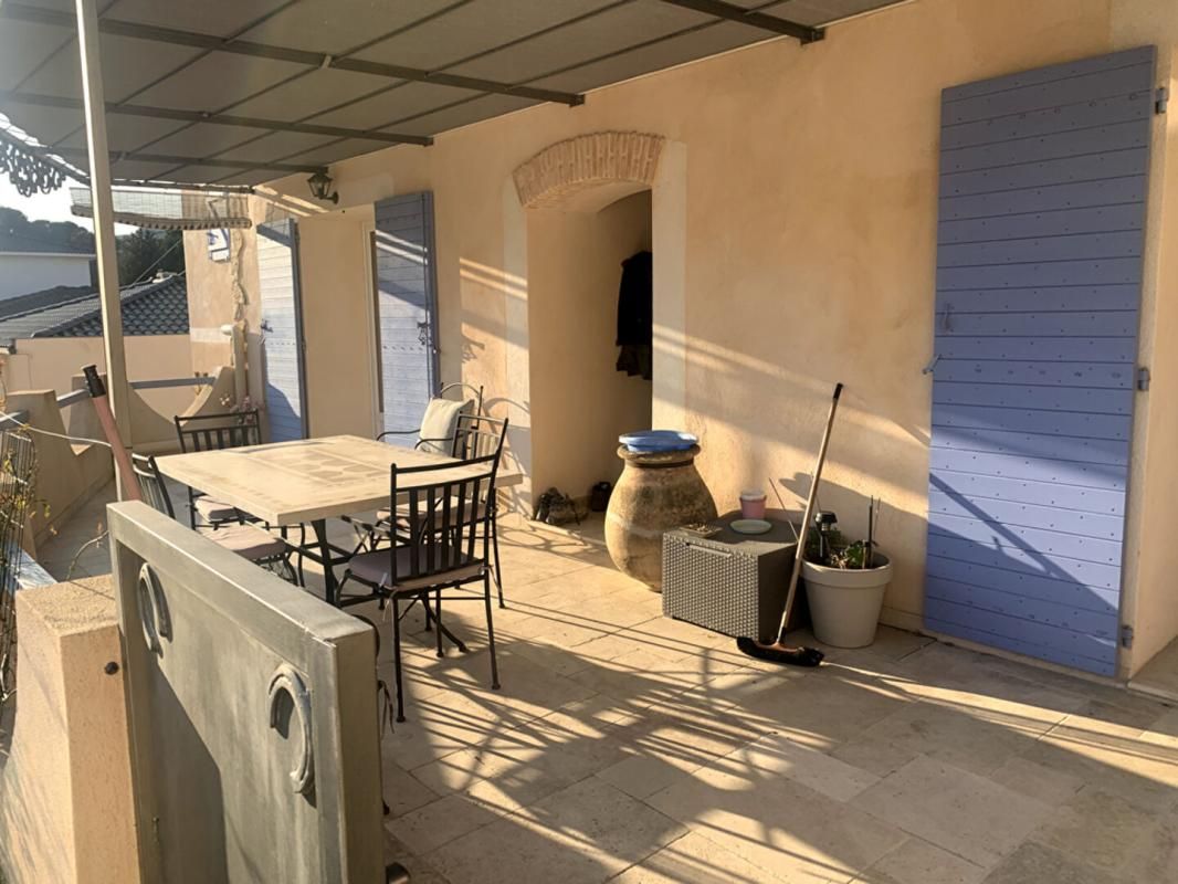 LE ROVE Maison de 210 m2 sur terrain de 900 m2 2