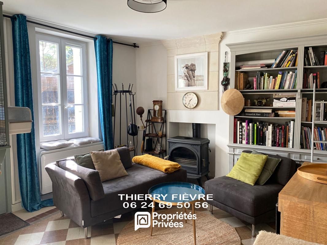 VILLAINES-LES-ROCHERS Villaines Les Rochers  - 37190 - Ensemble immobilier comprenant MAISON D'HABITATION (2 chambres), ESPACES TROGLODYTIQUES, HANGAR , TERRAIN arboré et BOIS 3