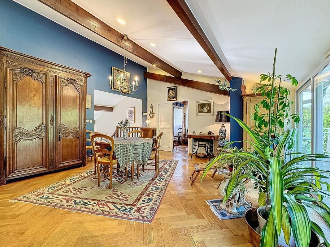 CHATEL-SAINT-GERMAIN Maison familiale au calme, à deux pas des écoles, avec jardin et terrasse à Châtel 1