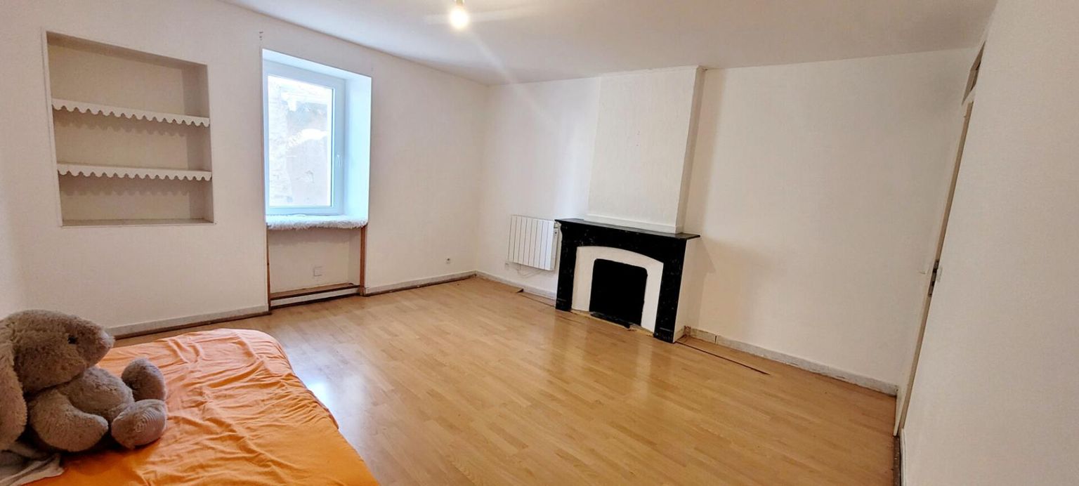 THEZAN-DES-CORBIERES Grande maison 143 m² avec 3/4 chambres et potentiel toit terrasse ? Thézan-des-Corbières ? 89 000 4