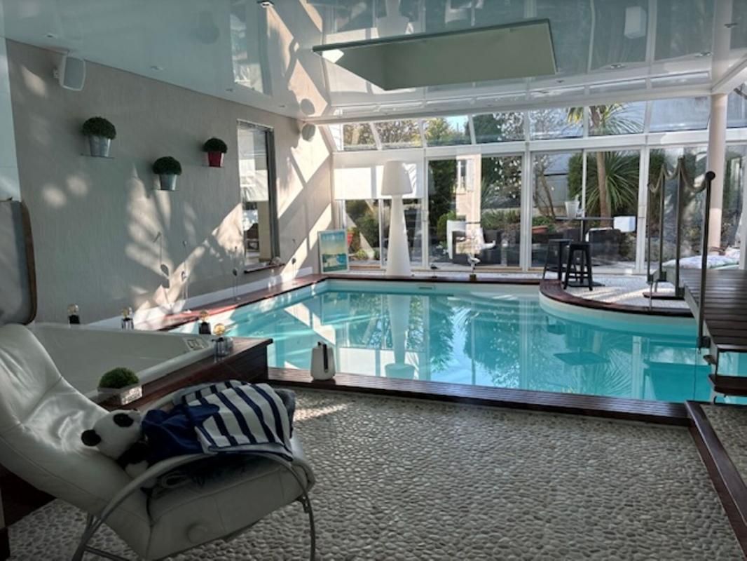 LA FORET-FOUESNANT Maison La Foret Fouesnant 5 pièce(s) 225 m2 2