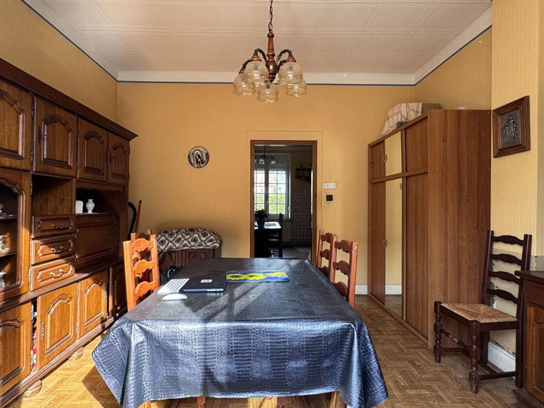 AUMETZ Maison familiale avec fort potentiel ? 3 chambres ? Jardin clos ? Double garage 3