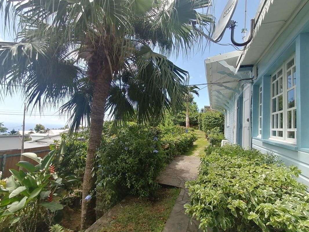 SAINT-DENIS Magnifique villa créole Saint-Denis La Réunion (La Montagne) 4 pièce(s) 151 m2 3
