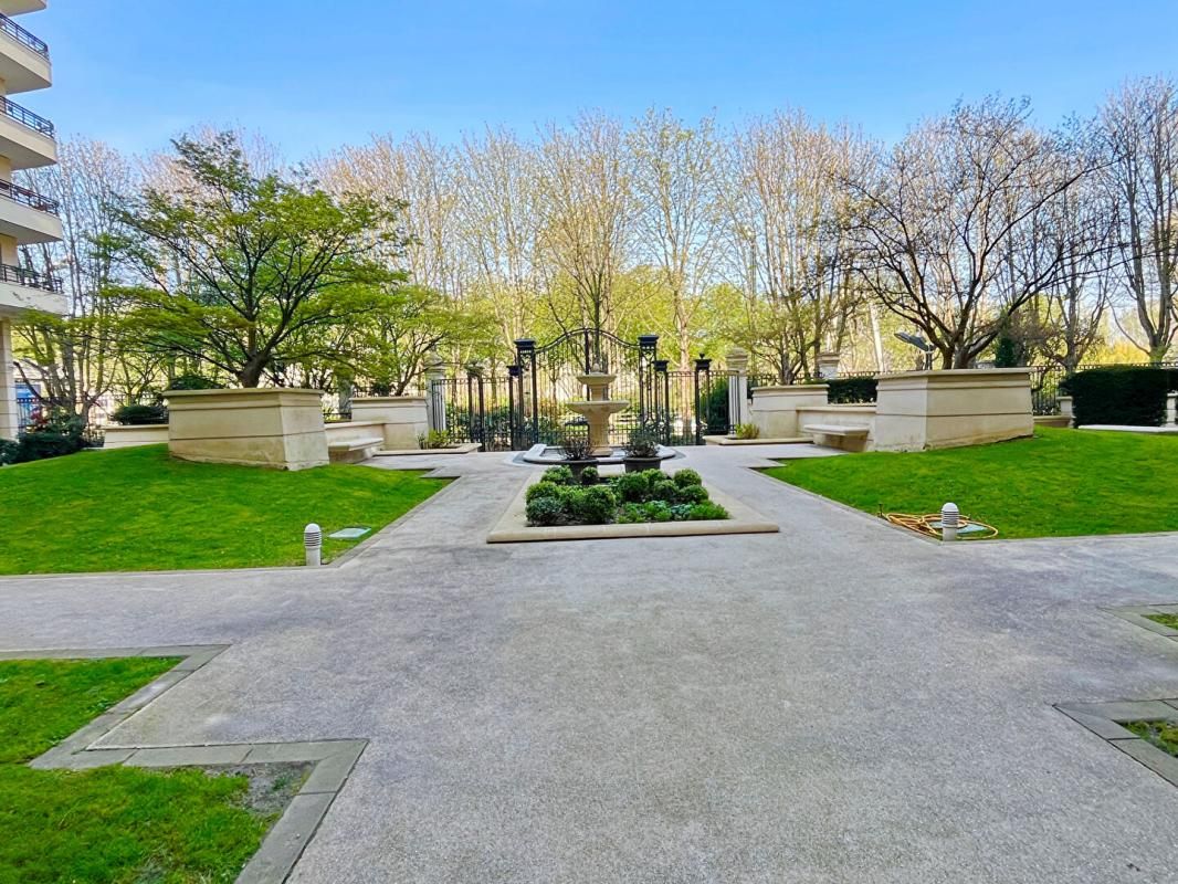 LEVALLOIS-PERRET Studio avec terrasse 2