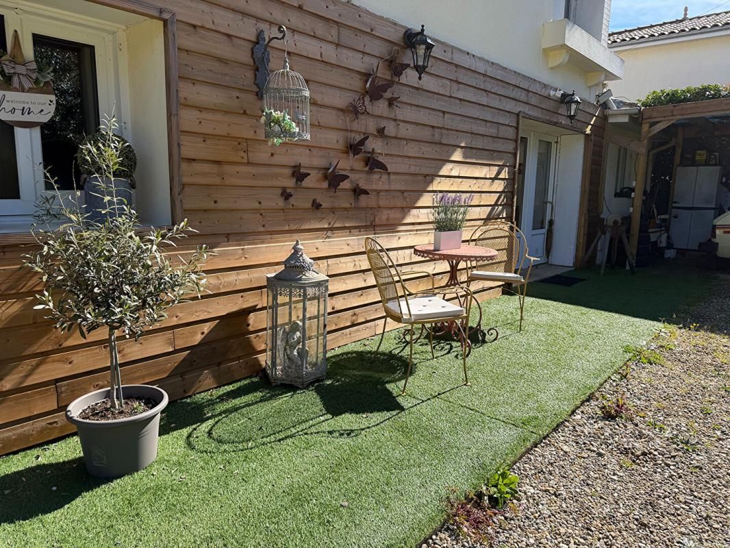 MIRAMONT-DE-GUYENNE Maison spacieuse composée de deux logements indépendants avec jardin de ville clos 3