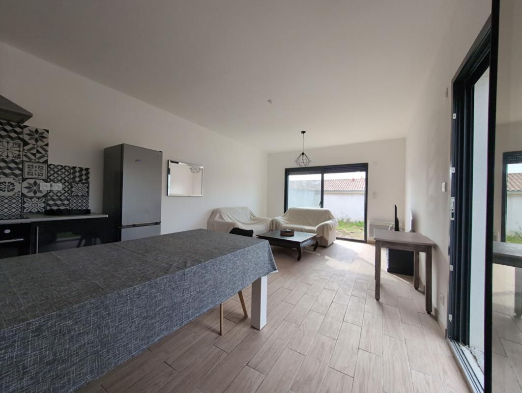 ARVEYRES Maison contemporaine très lumineuse 3