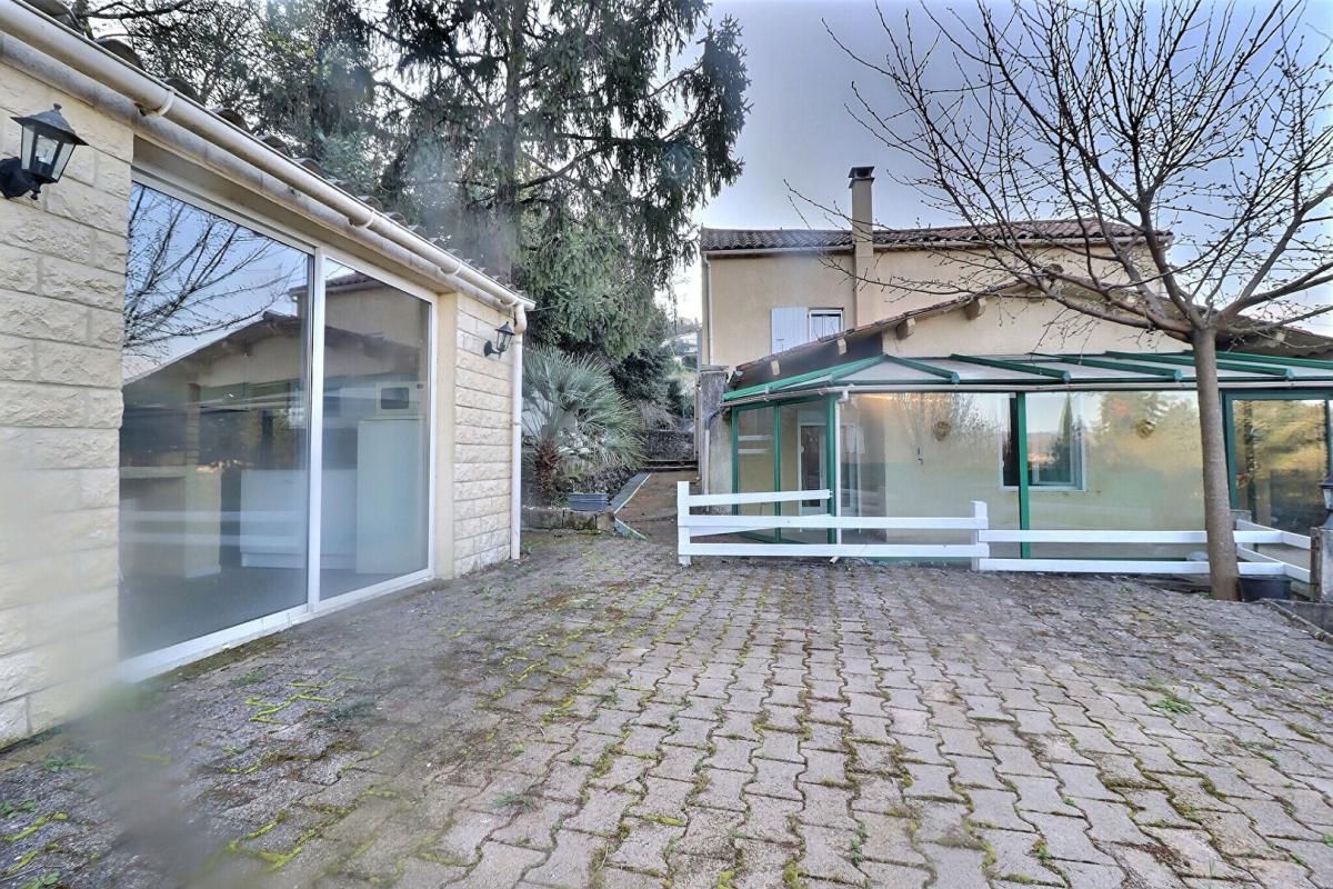 AUBENAS Aubenas maison de 1850 avec véranda sans vis à vis, 108 m² 1