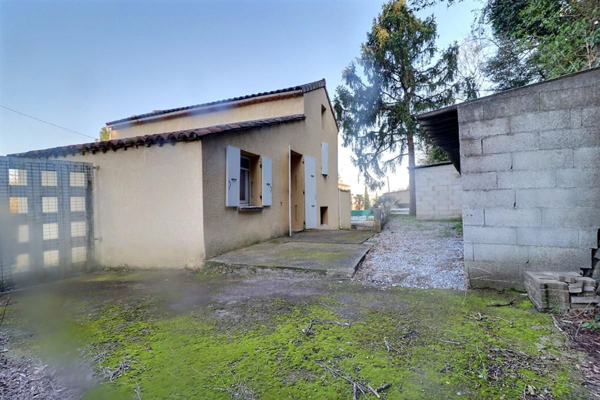 AUBENAS Aubenas maison de 1850 avec véranda sans vis à vis, 108 m² 2