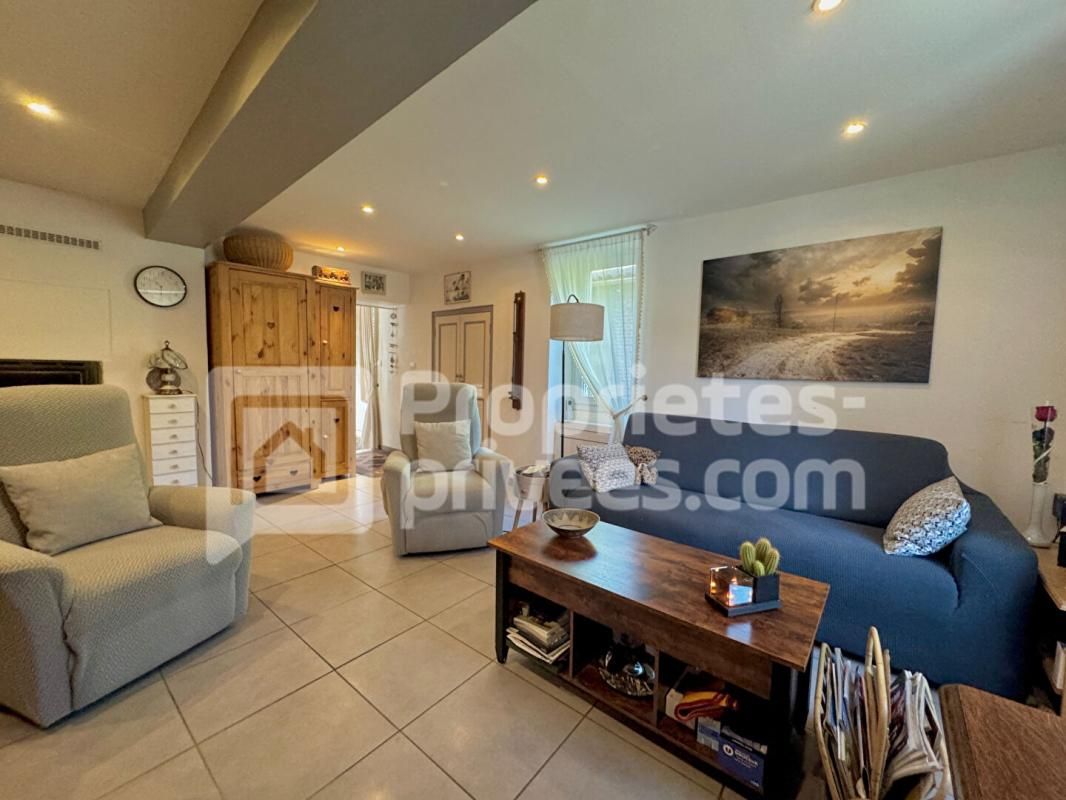 RIA-SIRACH Maison Ria Sirach 7 pièce(s) 149 m2 4